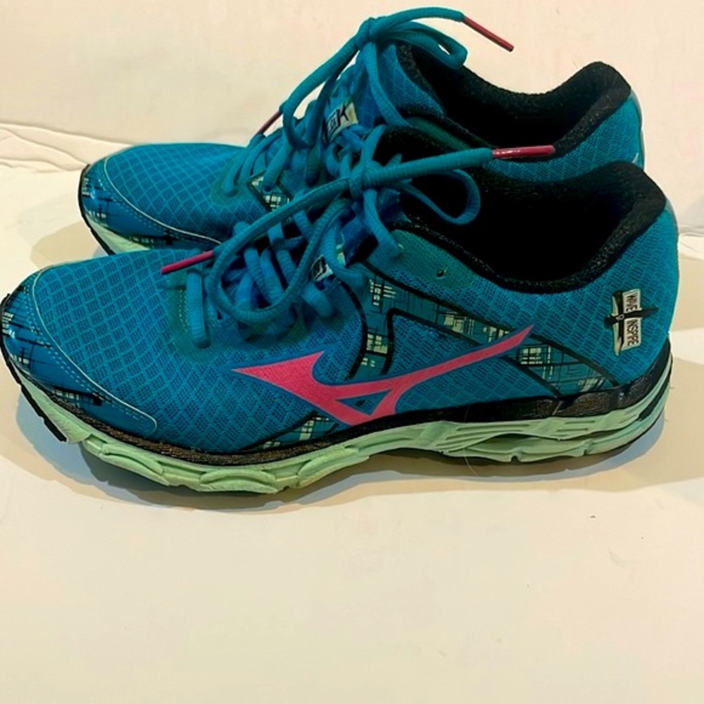 Mizuno Wave Inspire 10 Running Shoe Size 7